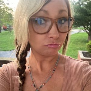 Meet your Posher, Nikki